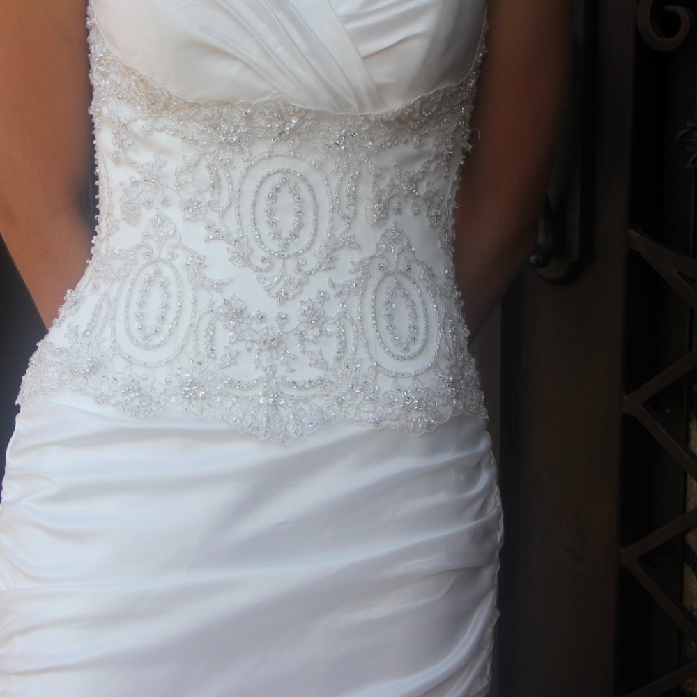 Sottero and Midgley Like NEW Bodycon Wedding Gown Size XS / 2 - Picture 2 of 8